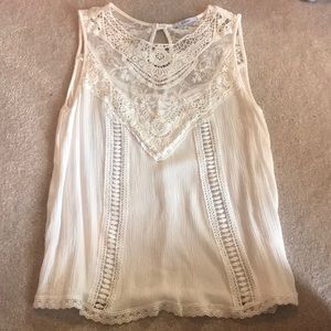 Beautiful white tank top!